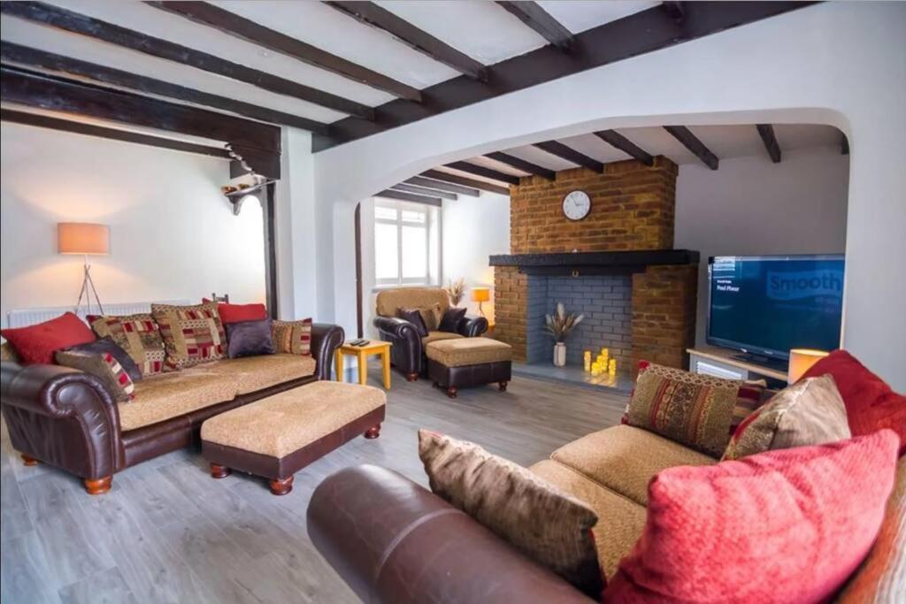 A Bright And Spacious Gem Staines-upon-Thames Luaran gambar