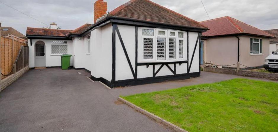 A Bright And Spacious Gem Staines-upon-Thames Luaran gambar