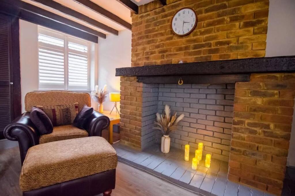 A Bright And Spacious Gem Staines-upon-Thames Luaran gambar