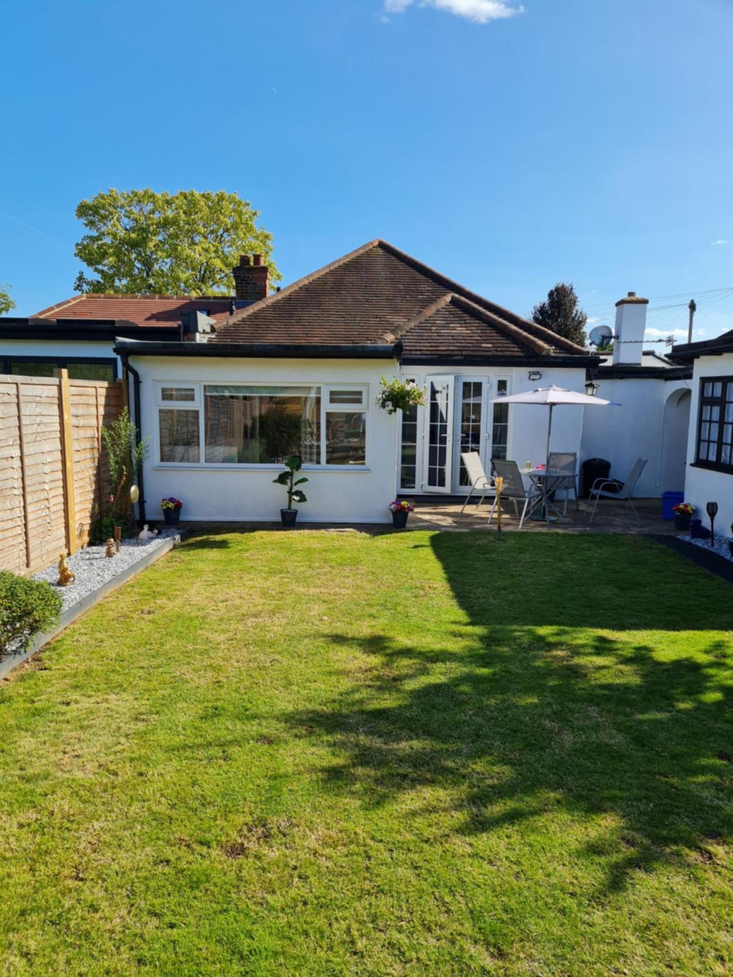 A Bright And Spacious Gem Staines-upon-Thames Luaran gambar