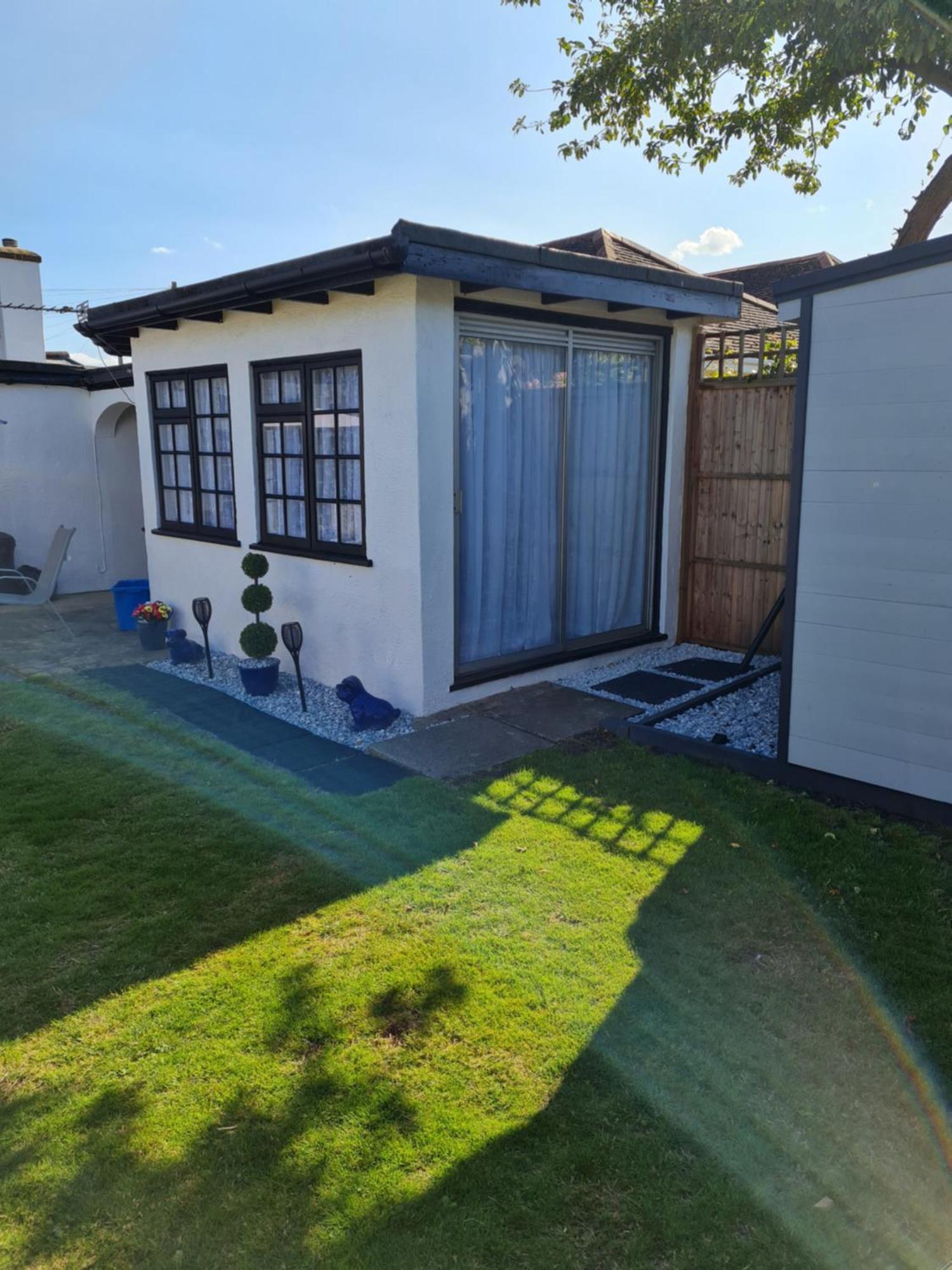 A Bright And Spacious Gem Staines-upon-Thames Luaran gambar