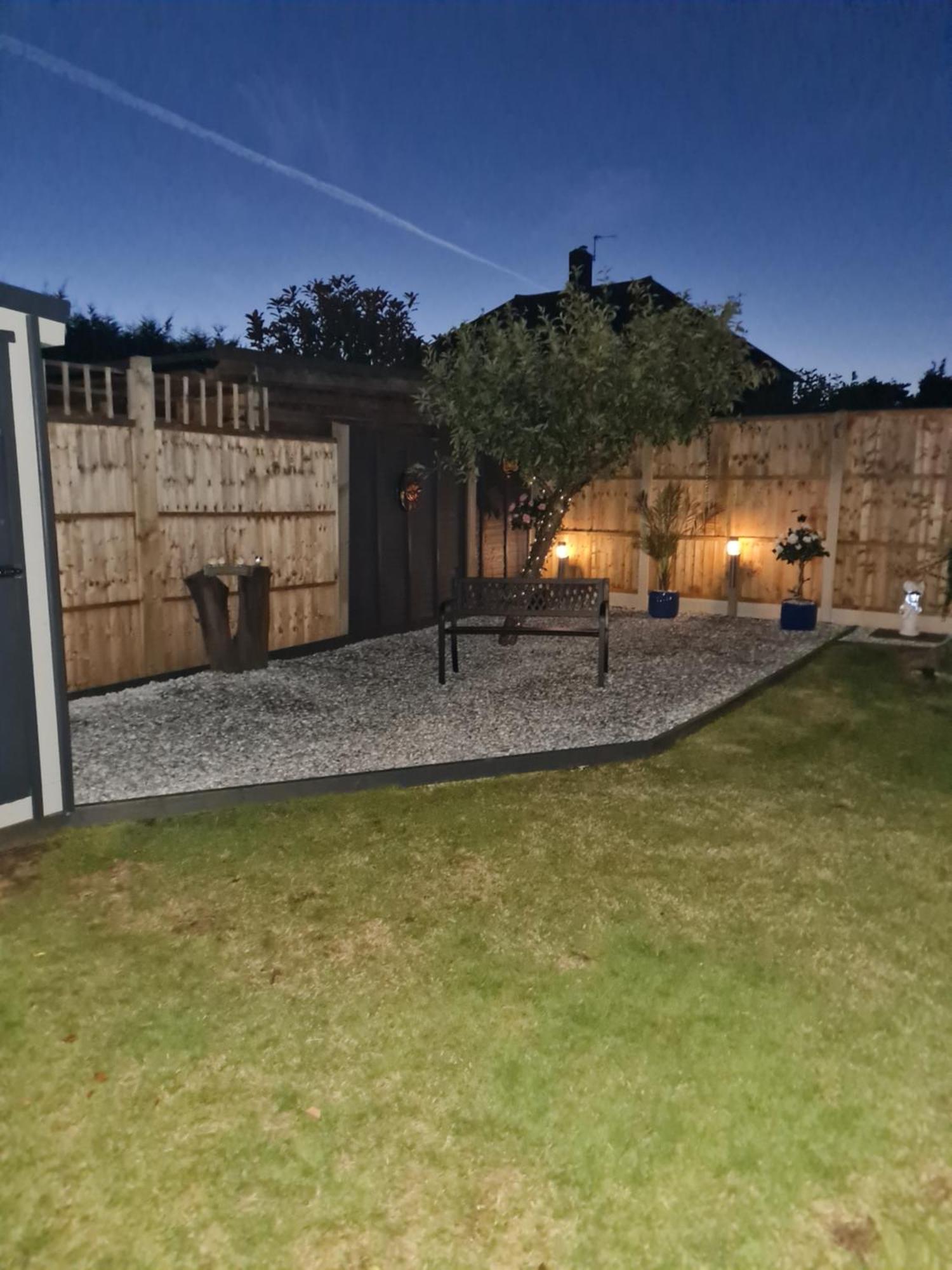 A Bright And Spacious Gem Staines-upon-Thames Luaran gambar